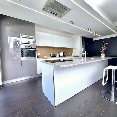 Casa Do Lago, Infinity Pool, Mountains & Sea View *