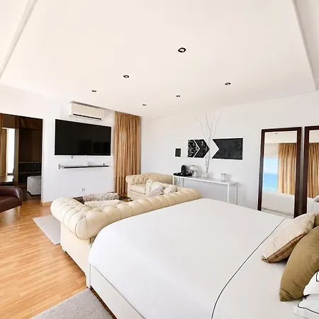 Casa Do Lago, Infinity Pool, Mountains & Sea View *