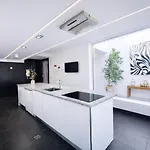 Casa Do Lago, Infinity Pool, Mountains & Sea View 빌라 에스토이