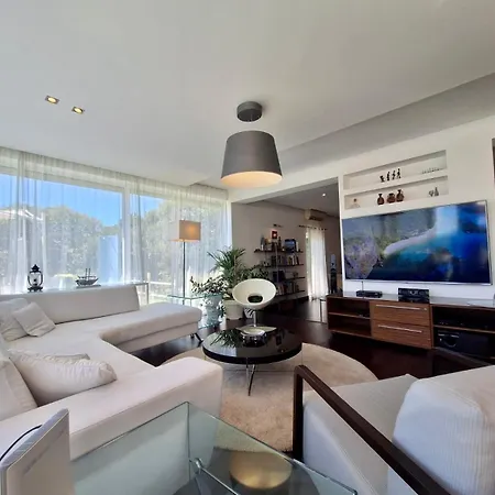 Casa Do Lago, Infinity Pool, Mountains & Sea View فيلة إيستوا