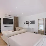 Casa Do Lago, Infinity Pool, Mountains & Sea View إيستوا